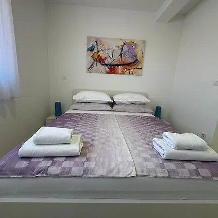 Ivy Apartman Zára